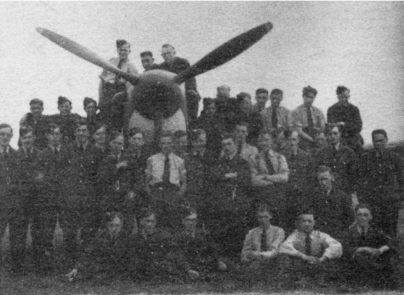 Ground crew Corporal Durham top right 19 AUGUST 1940 POST PRANDIAL - photo 12