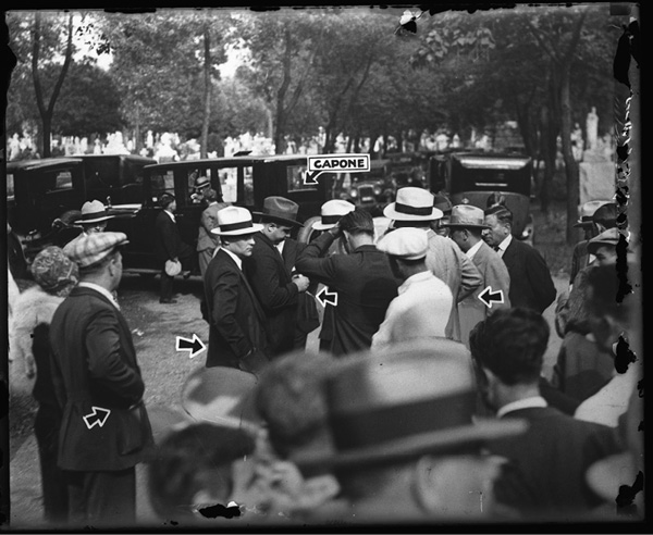 Sept 13 1928 Capone in the crowd at Antonio The Scourge Lombardos funeral - photo 10