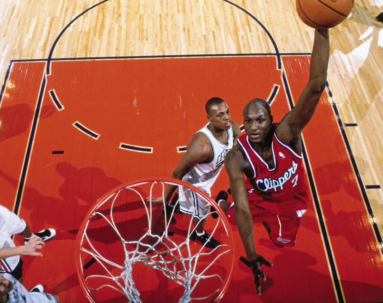 Soft touch at the 2000 NBA Rookie Challenge Game at the Oracle Arena in - photo 14