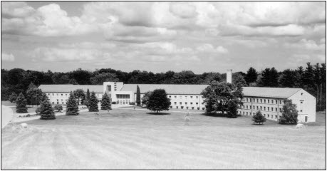 The main building of the Himalayan Institute headquarters nearHonesdale - photo 2