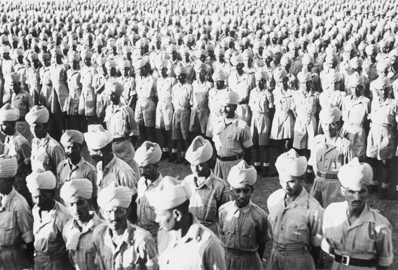 Recently enlisted recruits at an Indian Army Training Centre By late 1940 - photo 5