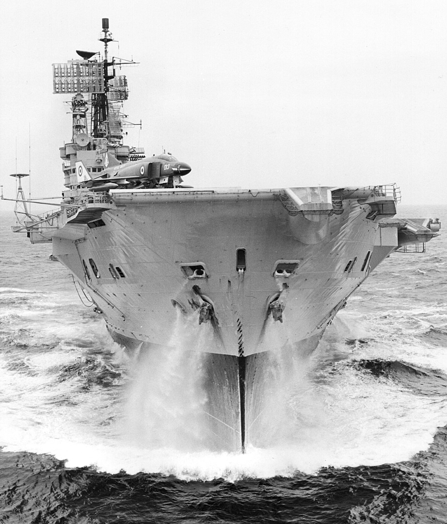 BRITISH AIRCRAFT CARRIERS Design Development and Service Histories DAVID HOBBS - photo 2