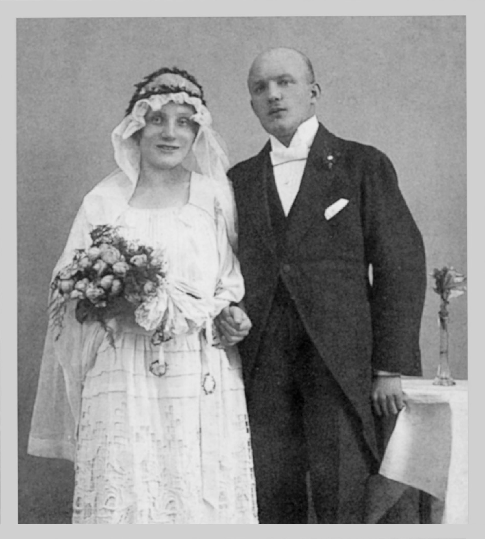 Barbies parents Norma Waldemar on their wedding day 5th October 1922 Left - photo 2