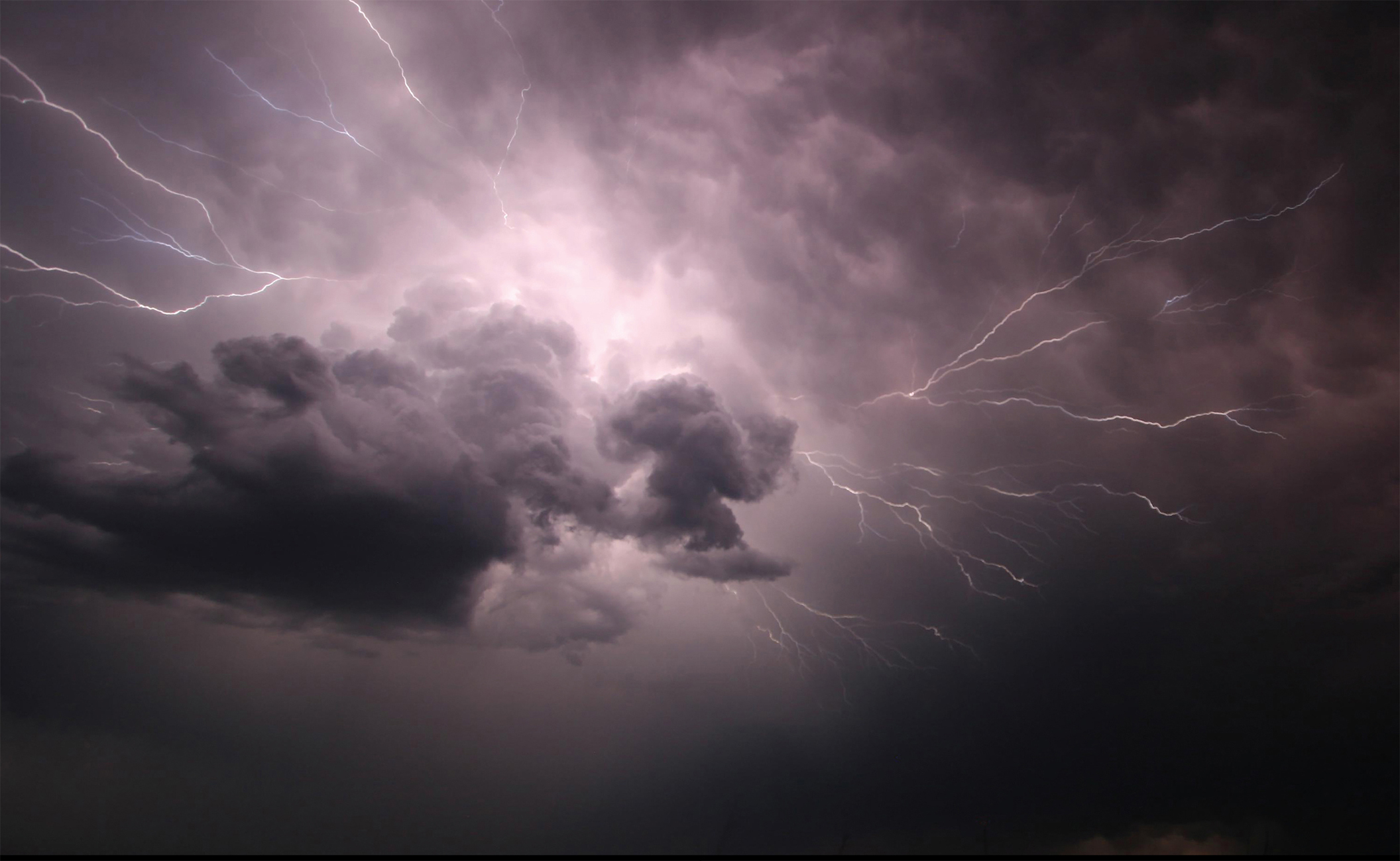 Spider Lightning With howling winds lightning and flash flooding powerful - photo 5