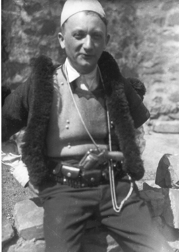 Joseph Roth in Albanian folkloric costume in 1927 in Albania Joseph Roth - photo 15