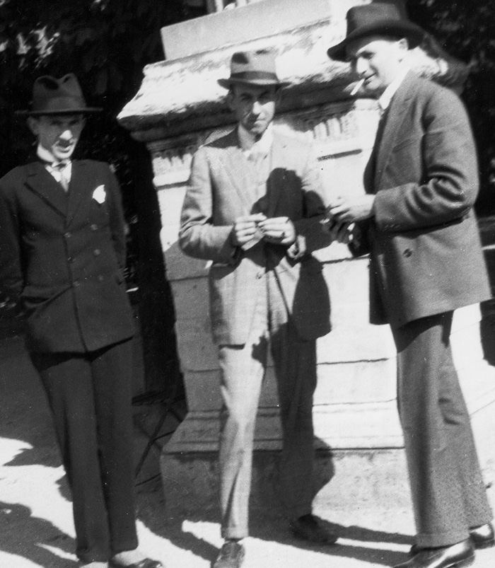 Joseph Roth in Paris with two friends from Brody Joseph Roth with the - photo 11