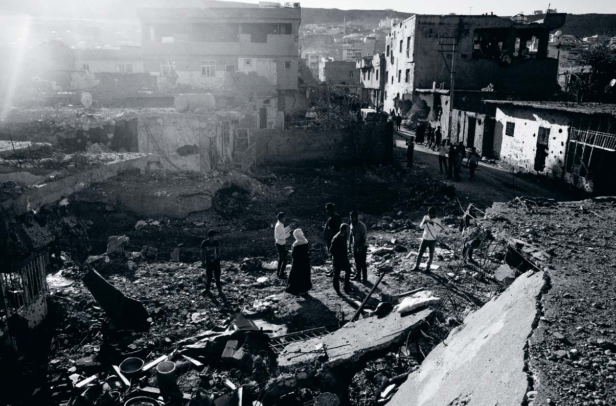 Bostanc Street Cizre destroyed in the fighting March 2016 Rebels with the - photo 16