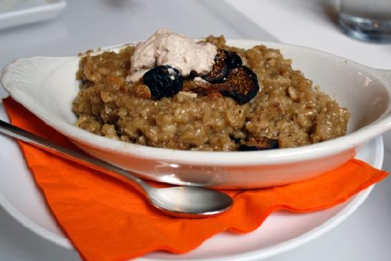 Oatmeal is surely one of the most versatile foods we can use for breakfast - photo 4