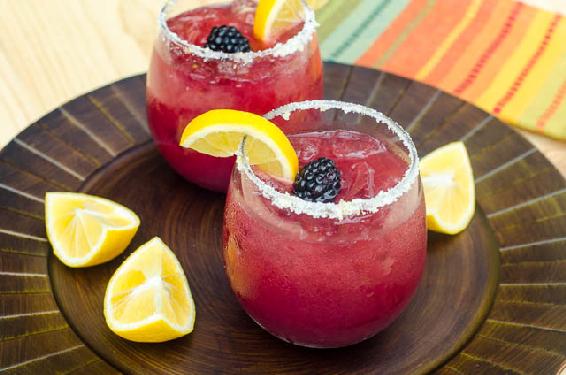 The addition of blackberries to this refreshing glass of lemonade gives this - photo 6