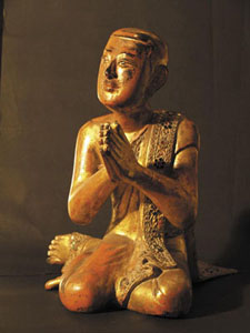 A Buddhist disciple kneeling probably the Venerable nanda Lacquer on wood - photo 6