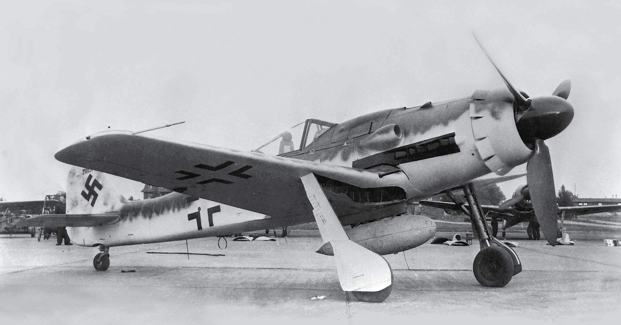 The Fw 190D-9 combined a sense of purpose with elegance This factory-fresh - photo 4