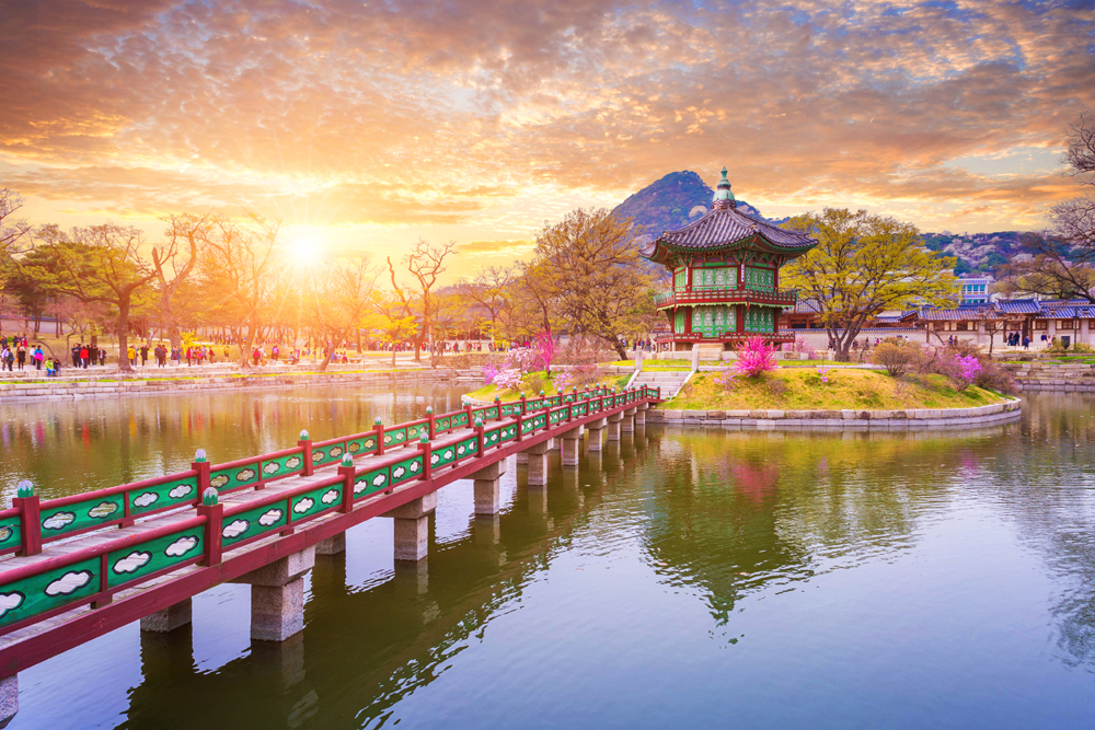 iStock Gyeongbokgung Shutterstock Namdaemun Market What to see Seoul is - photo 5