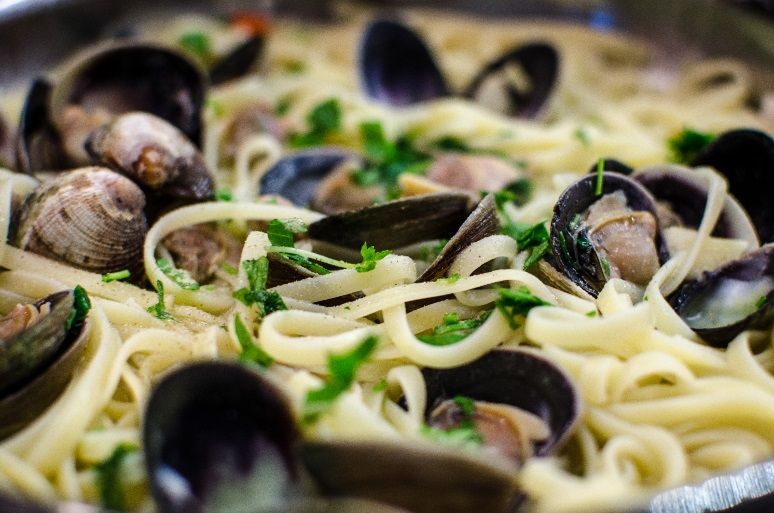 This is a delicious spaghetti dish that every seafood lover will fall in love - photo 5