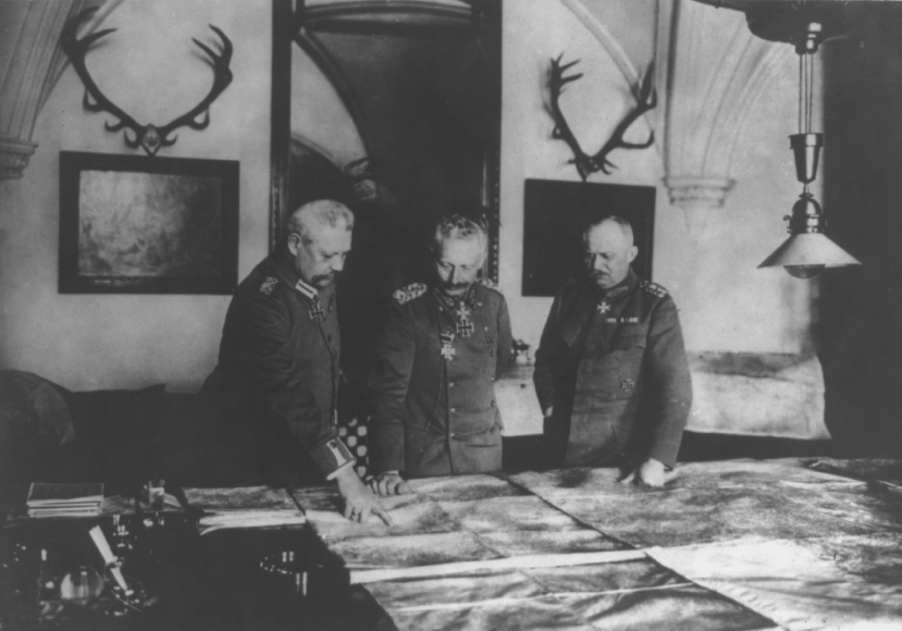 Here we see Field Marshal Paul von Hindenburg Kaiser Wilhelm II and General - photo 3
