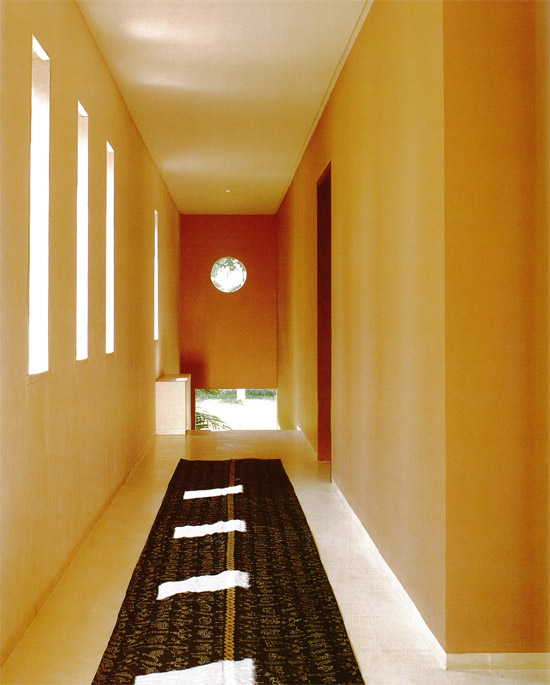 The corridor linking the dining room and the sleeping quarters in Joost van - photo 4