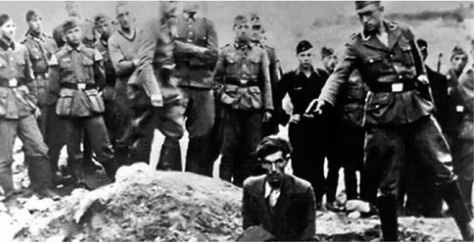 Einsatzgruppen soldier executes a prisoner in Ukraine The Jewish Chronicle - photo 10