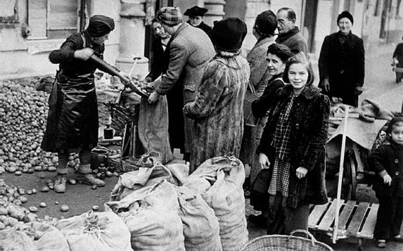 German women collecting potatoes KeystoneGetty images A German woman - photo 13