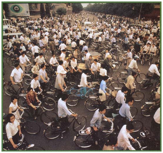 Most people in Beijing travel by bicycle Today more than 1 billion people - photo 5