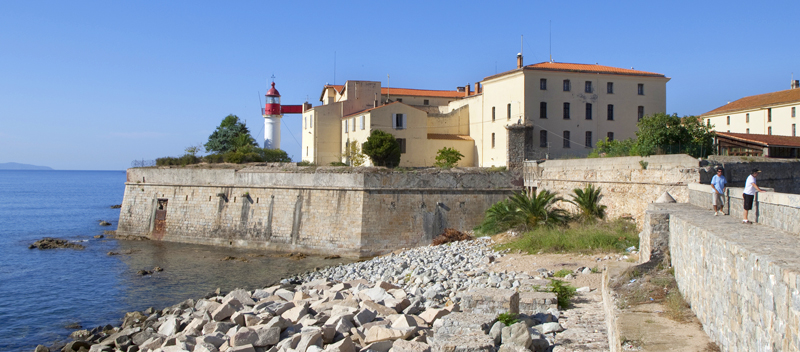 Originally built by the Genoese Ajaccios hexagonal Citadelle juts into the bay - photo 6