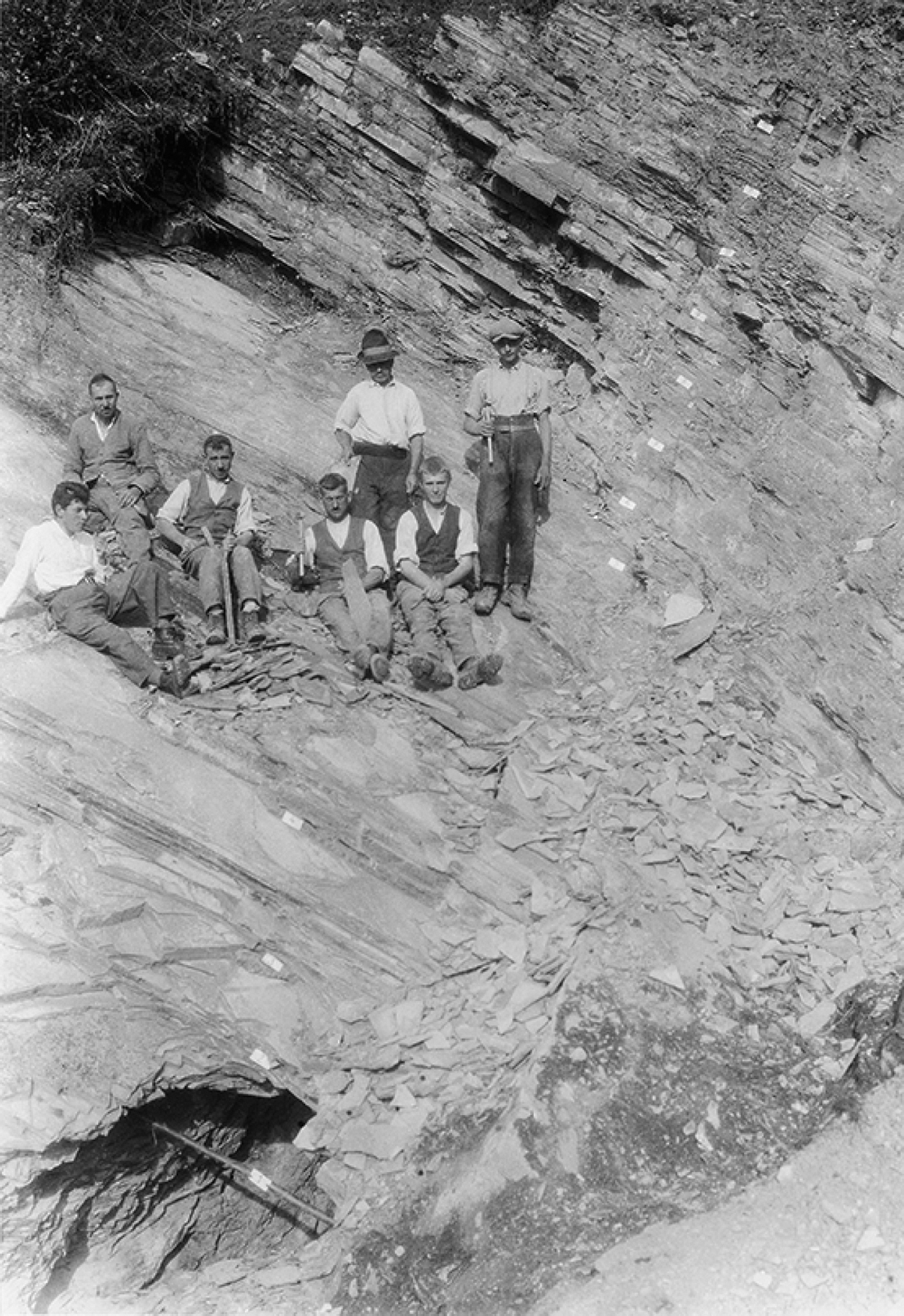 11 The field crew at the Acqua del Ghiffo site in 1928 From left to right - photo 8