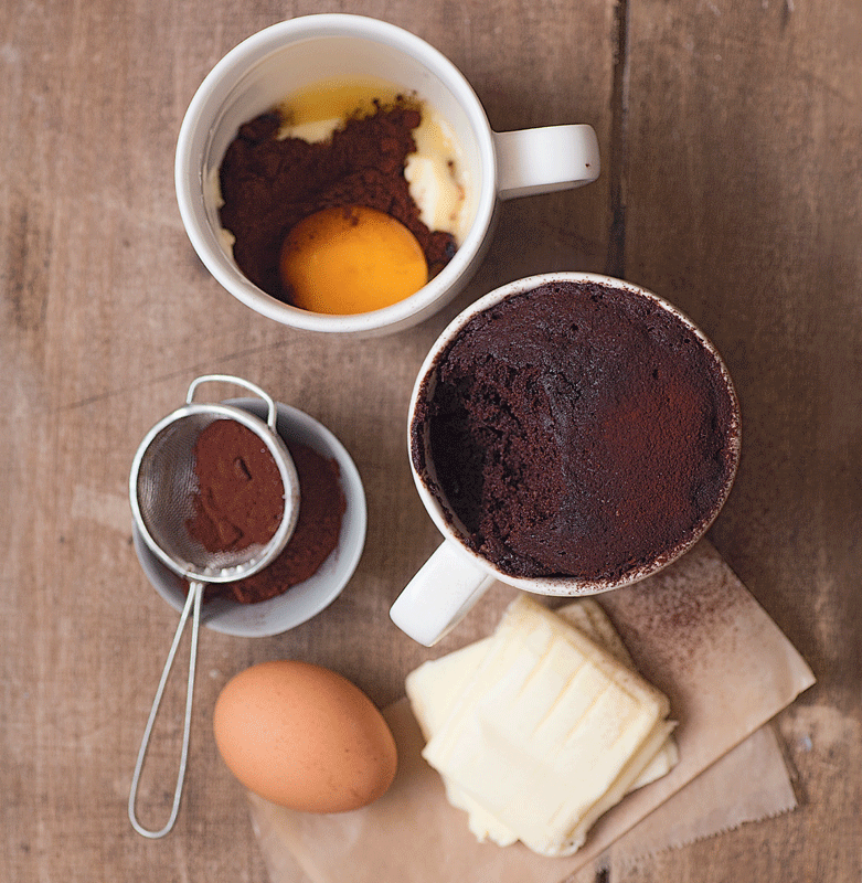 Mug Cakes Chocolate Ready in Two Minutes in the Microwave - image 5