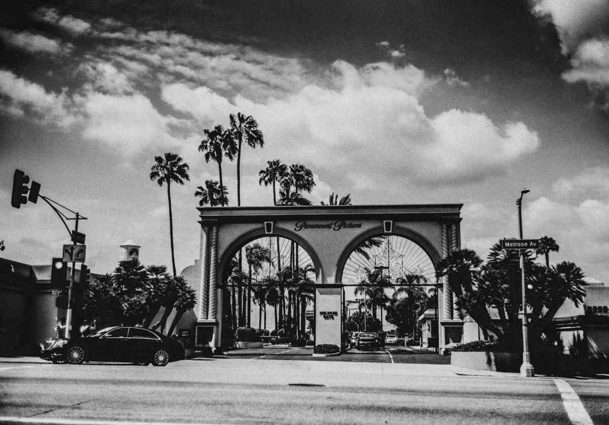 The famed gates of Paramount Pictures Studio Some people never get through - photo 25