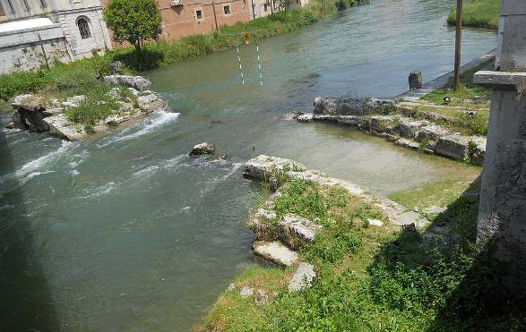 Remains of a Roman bridge at Rieti third century BC ON AGRICULTURE Varro - photo 6