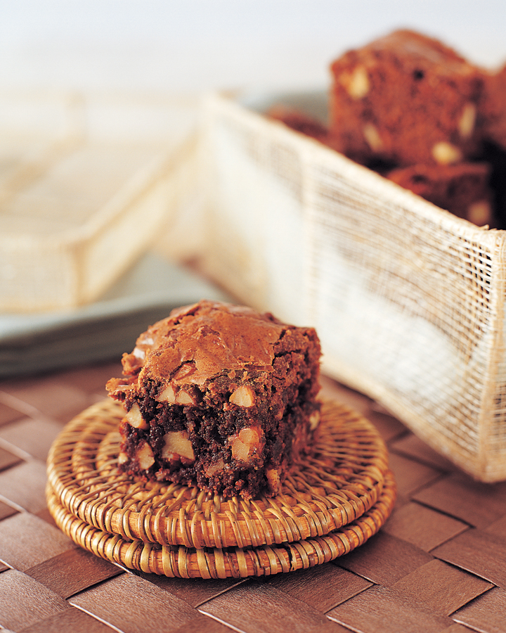 Pecan brownies Makes 16 pieces 125 g dark chocolate 90 g unsalted butter - photo 7