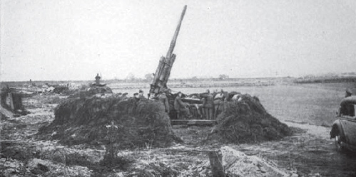 The early Flak field works tended to be simple earthen berms around the guns - photo 3