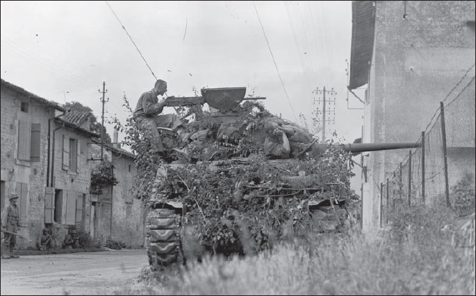 During August Pattons Third Army raced across France as the Wehrmacht - photo 2