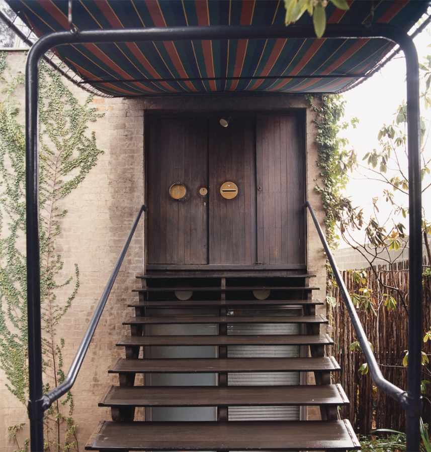 The entrance to Robin Boyds house is via anopen-tread wooden staircase sited - photo 3