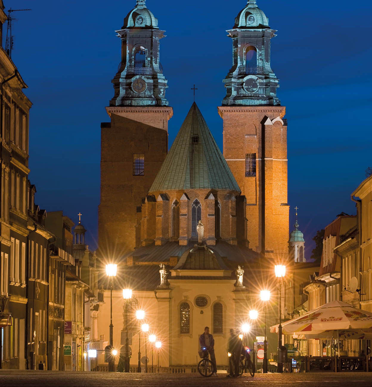 Gniezno Cathedral The biggest Gothic church in Poland stands in the centre of - photo 14