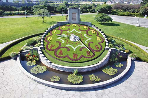 Floral Clock in Niagara Falls Ontario War of 1812 re-enactors at Fort George - photo 11