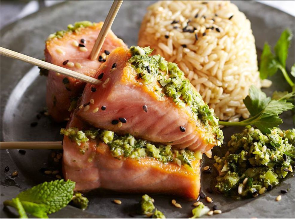 Sear your salmon cubes and spread with Asian style pesto made of mint ginger - photo 7