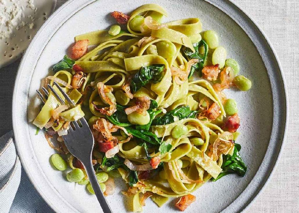 Spinach linguine tossed in fresh spinach leaves and lima beans and sprinkled - photo 8