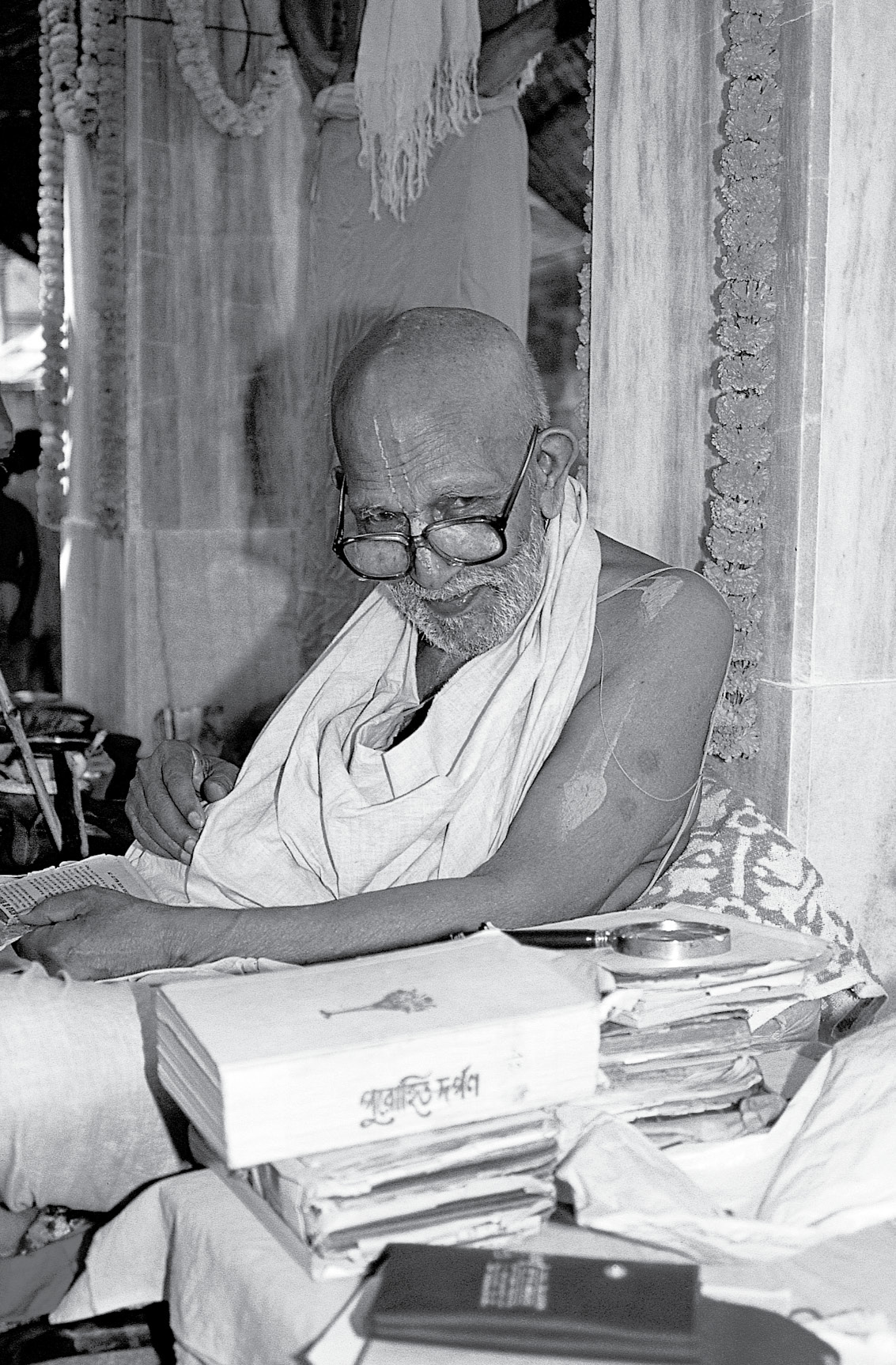 rla Bhakti Pramode Pur Gosvm hkura Founder crya r Gopntha Gauya Maha rla - photo 4