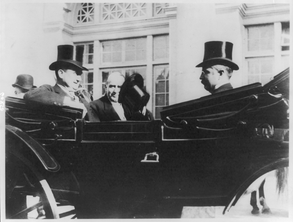 President McKinley on his way to the Temple of Music September 6 1901 with - photo 4