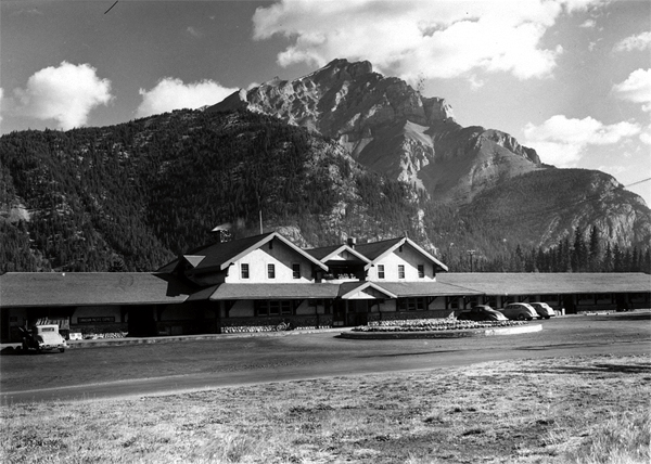 Life at the station begins Canadian Pacific station Banff 1948 - photo 1