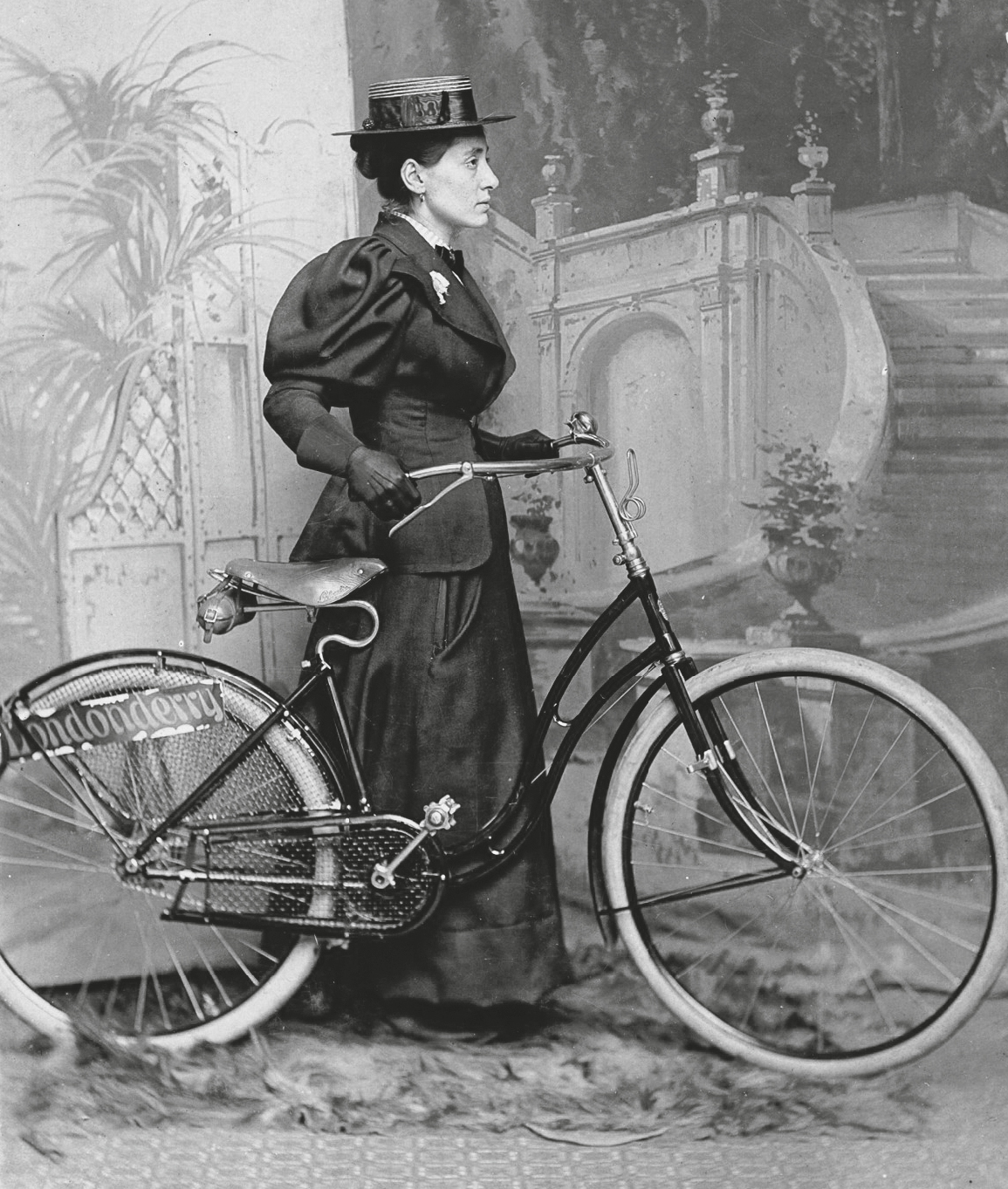 Annie Kopchovsky before setting off to cycle around the world Boston 1894 - photo 8