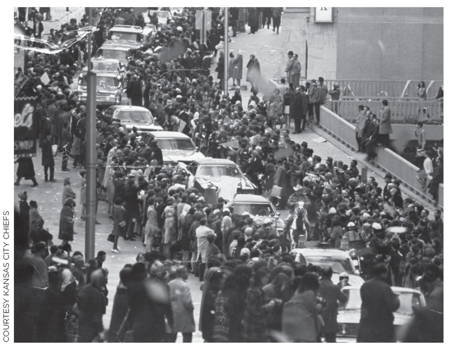 The next day featured a joyous victory parade in Kansas City that Lamar would - photo 18