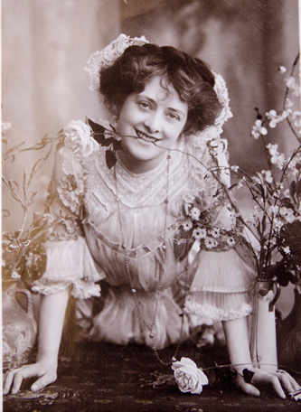 Isabel Jay c 1906 Miss Jay was a star of light opera and the London stage - photo 8