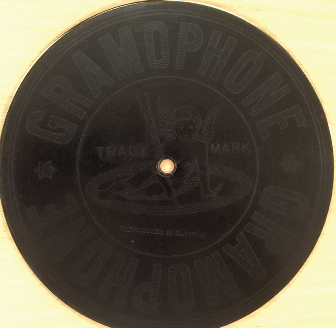 The Recording Angel fills up the blank side of a Gramophone Company 7inch - photo 9