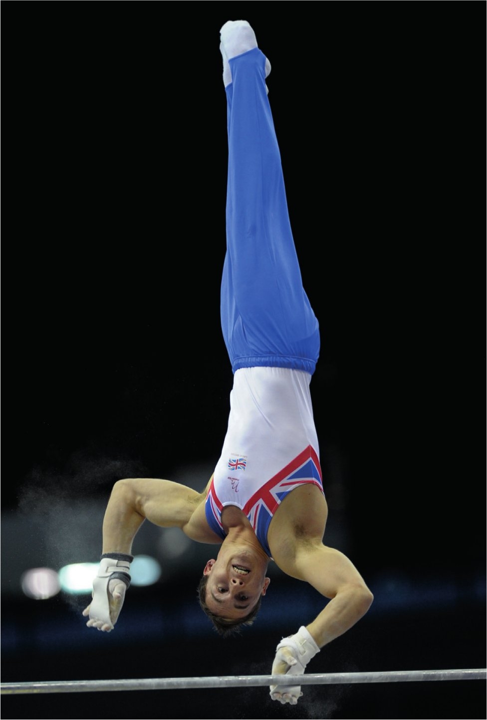 A spectacular performance by Daniel Keatings GB on horizontal bar Womens - photo 3