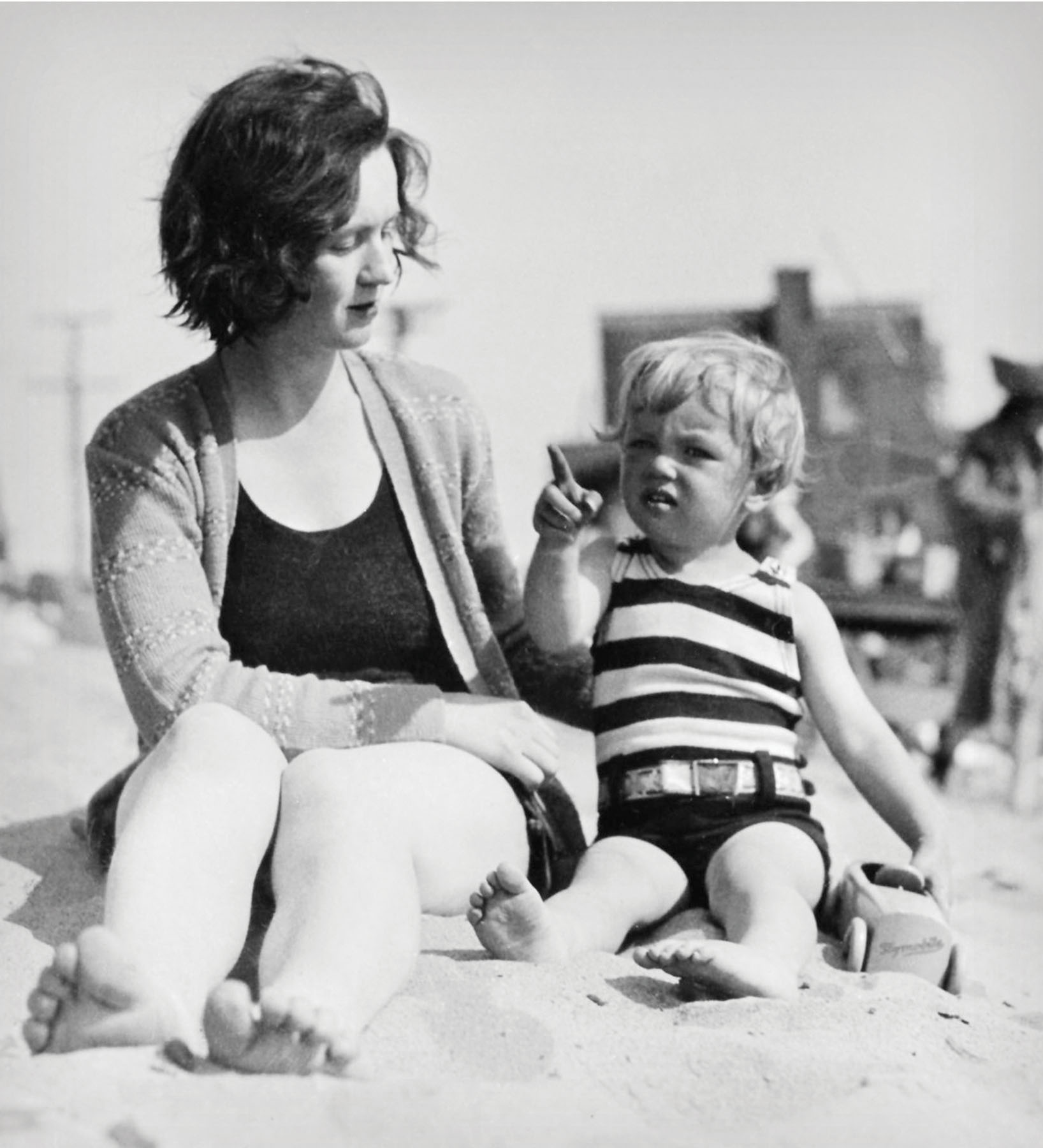 Norma Jeane with her mother in the late 1920s Norma Jeane married neighbor - photo 6