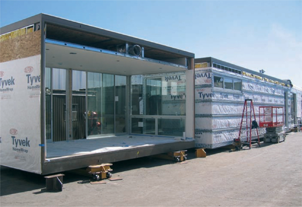 The interior of the house features eco-efficient appliances a geothermal - photo 3