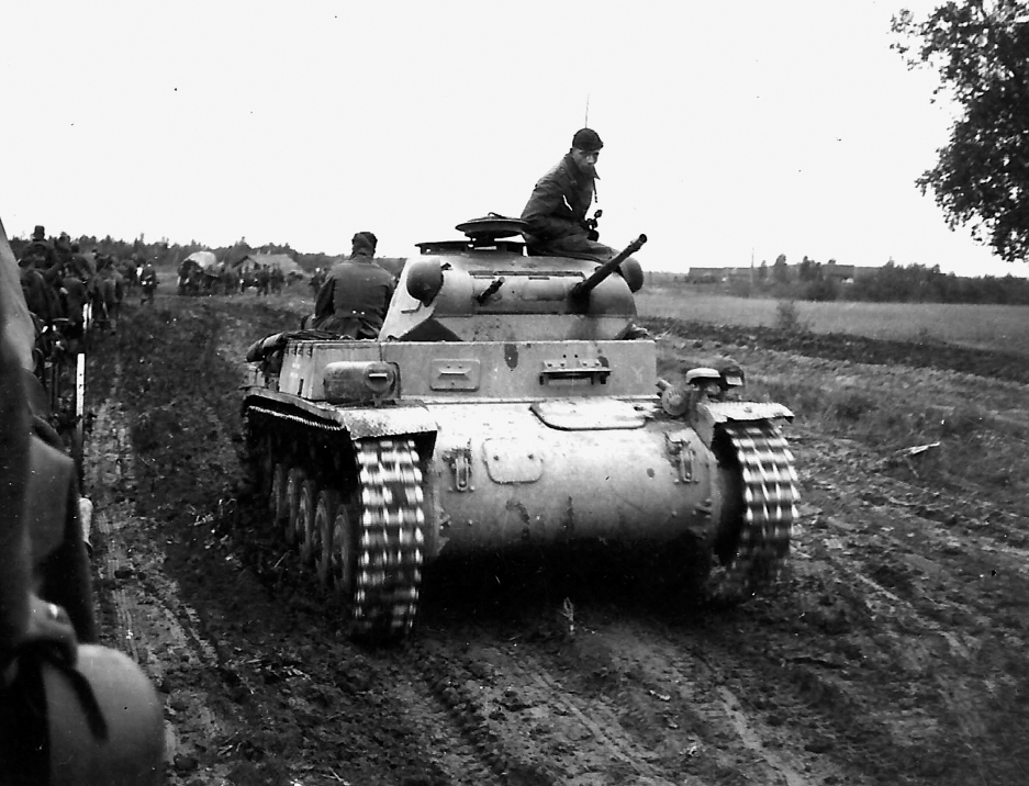 A PzKpfwII Autumn of 1941 on the Eastern Front This was one of the most - photo 2