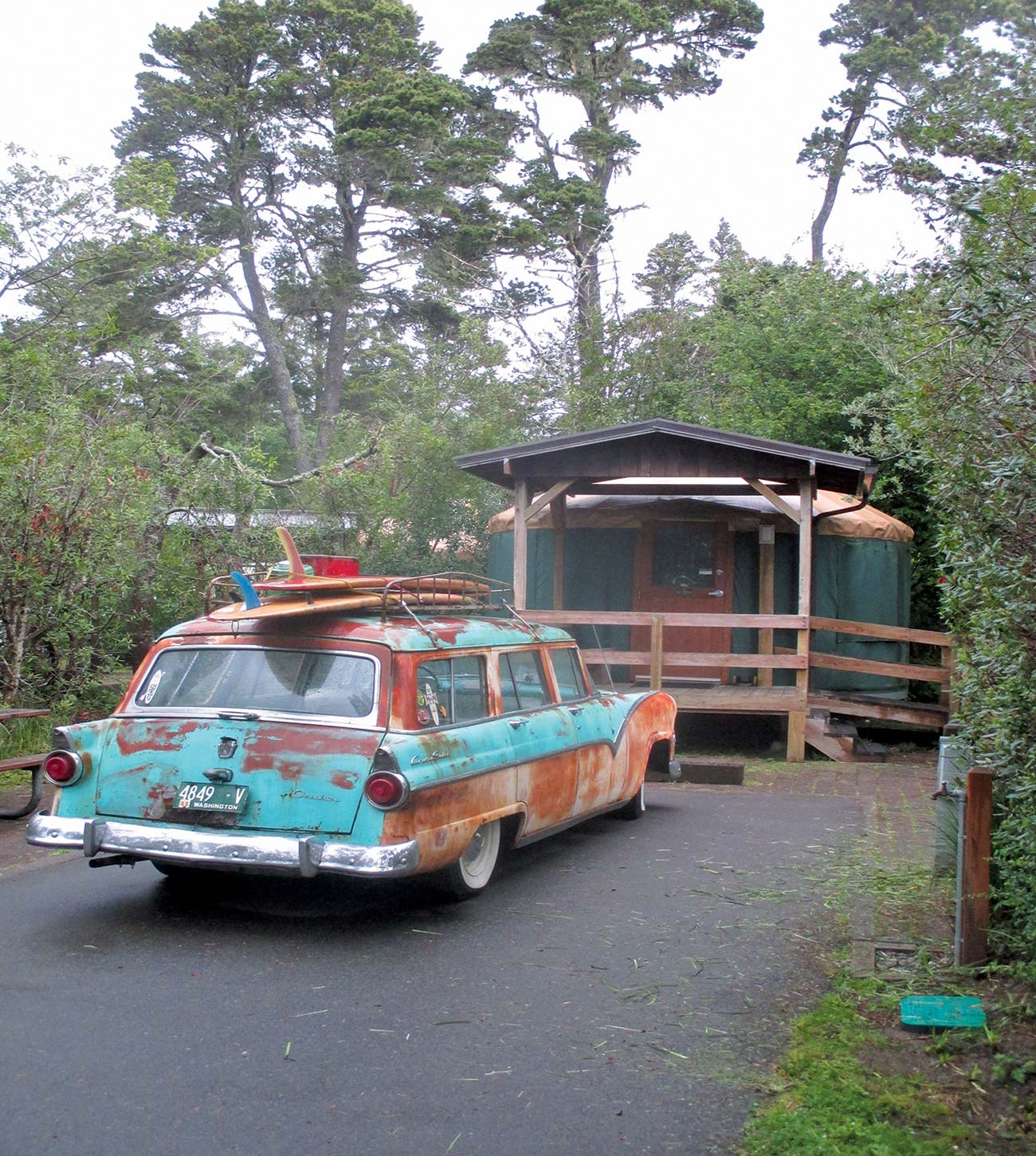 yurt at coastal Oregon campground seafood restaurant in Newport Ca - photo 5