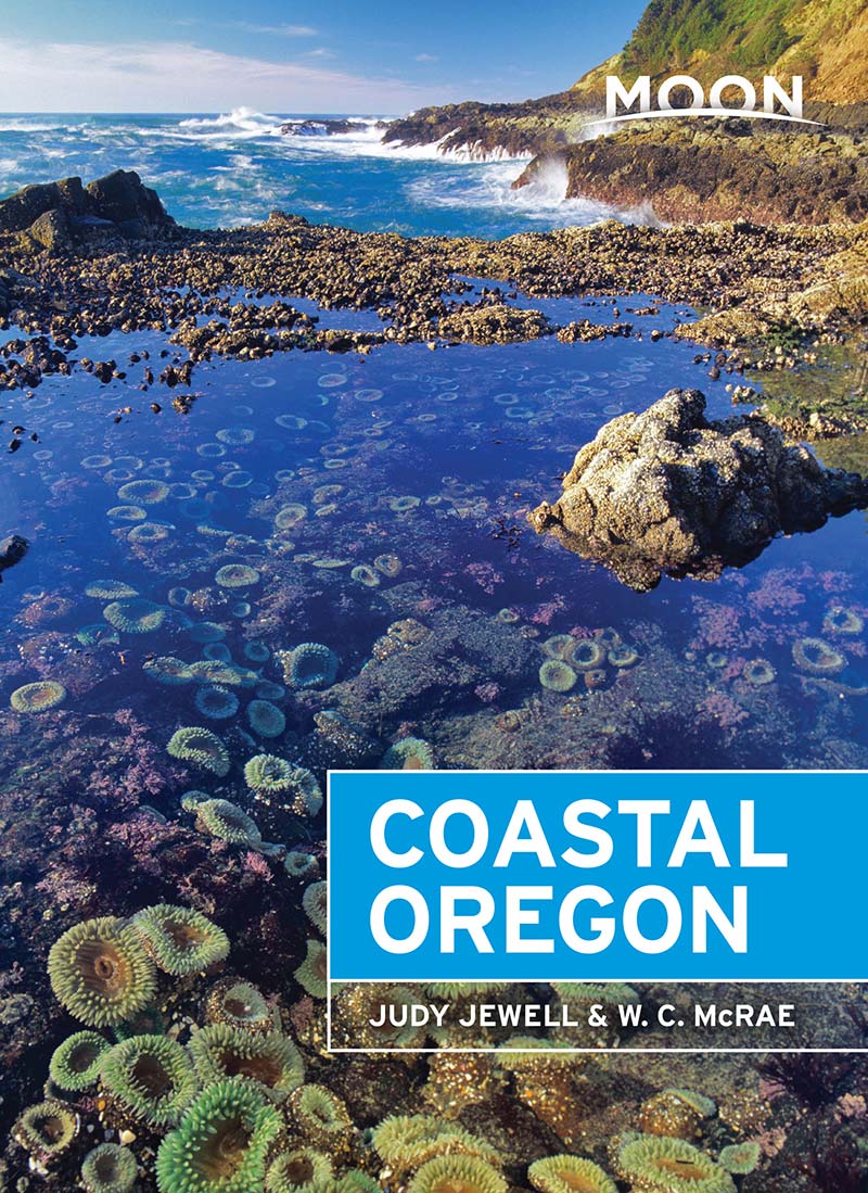 Moon Coastal Oregon Travel Guide - image 1