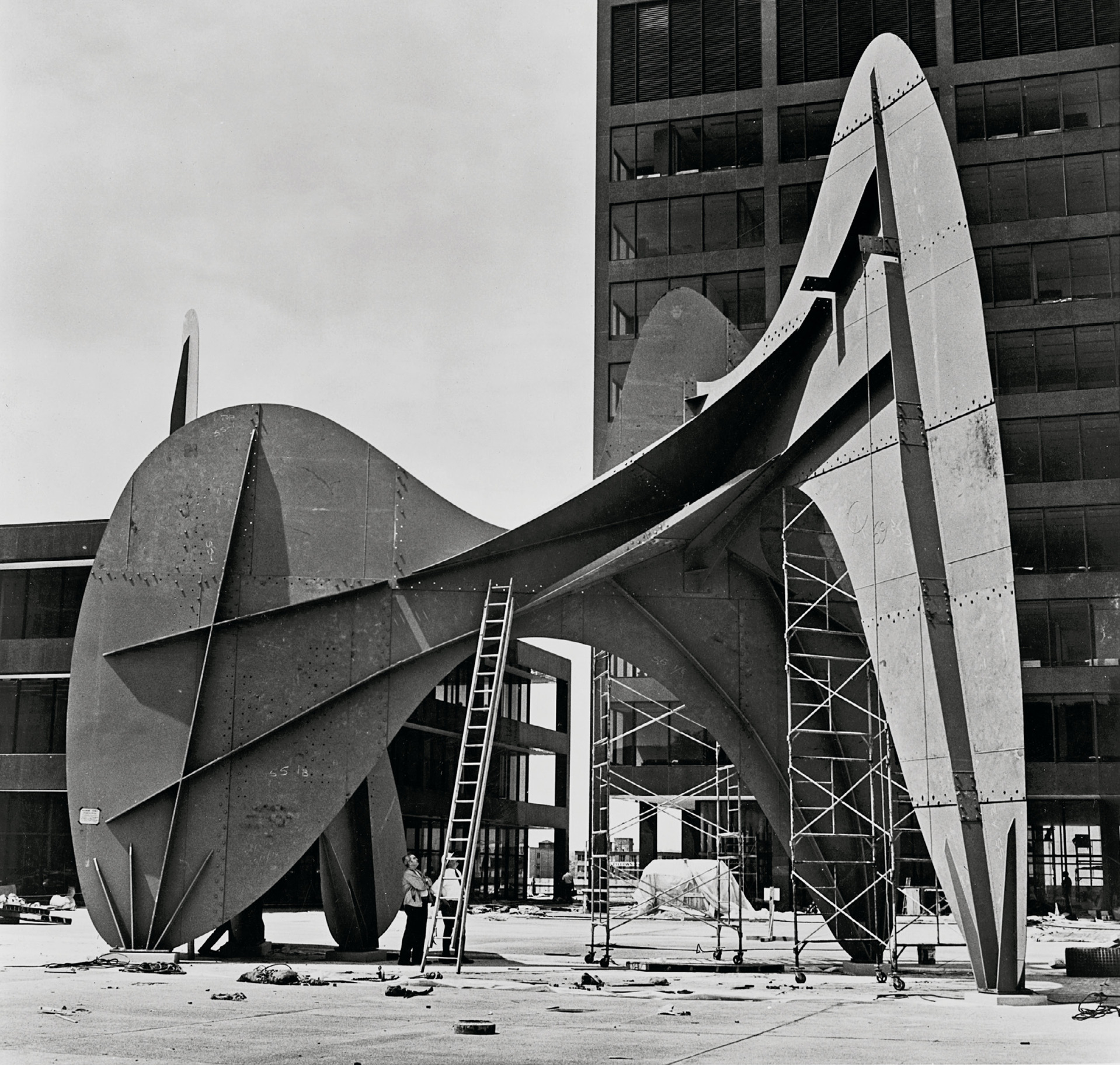 Installation of La Grande vitesse in Grand Rapids I On June 14 1969 a - photo 4