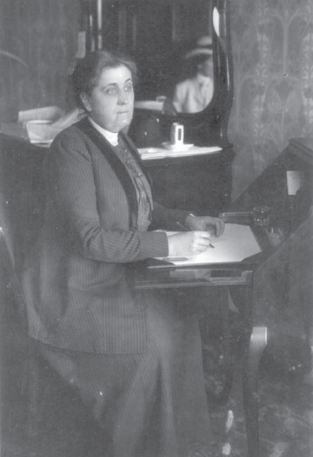 JANE ADDAMS In the early twentieth century Addams was among the most admired - photo 5